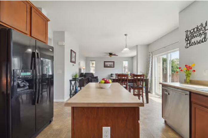 staged home to sell kitchen